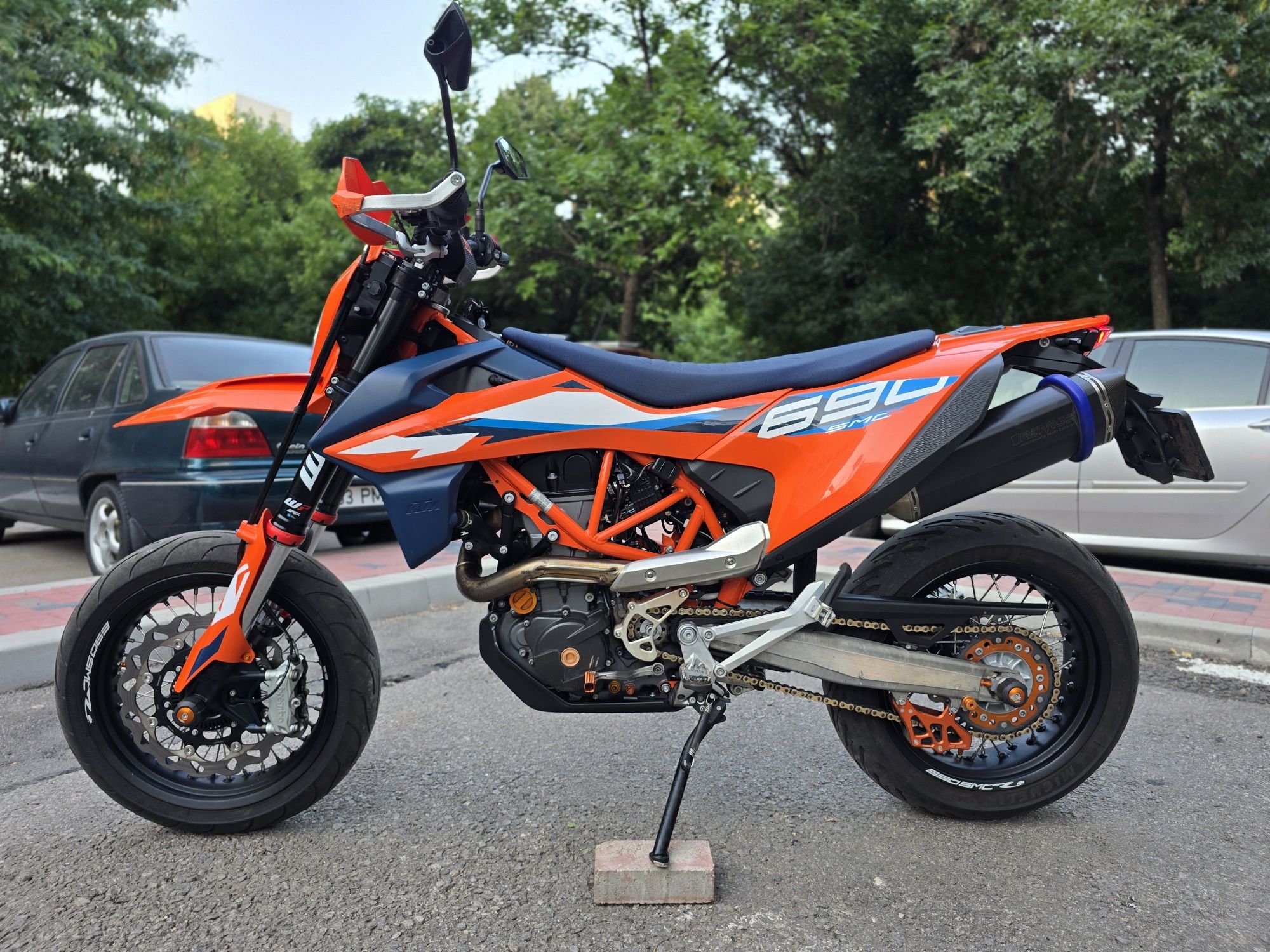 KTM 690 SMC R 2023