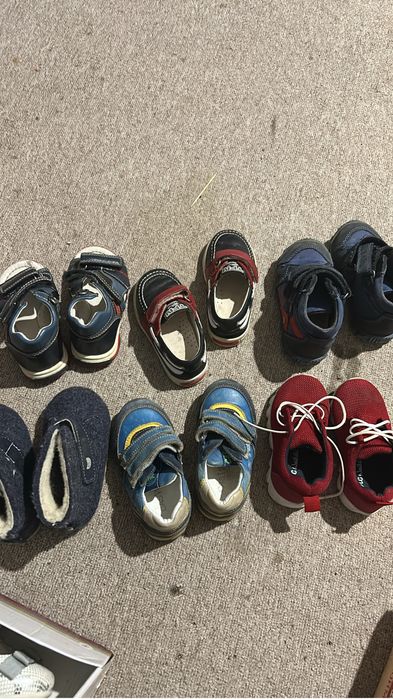 Продам детскую обувь