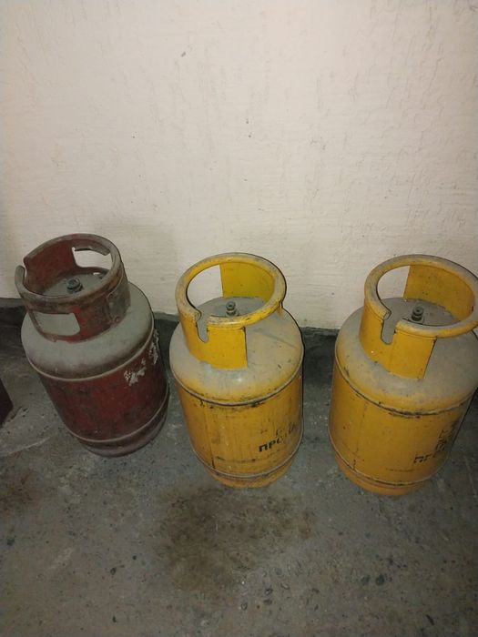 Продам газ баллон 3шт