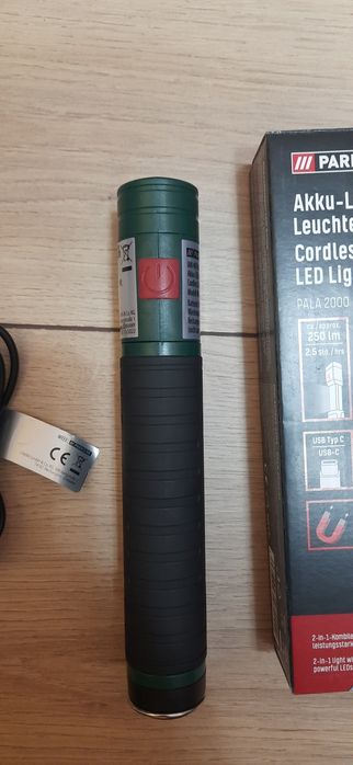 Lampa de lucru cu LED Parkside,magnet si acumulator 3,7v/2000 mAh,Nou!