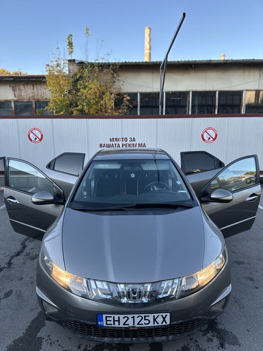 Продавам Honda Civic 1.8