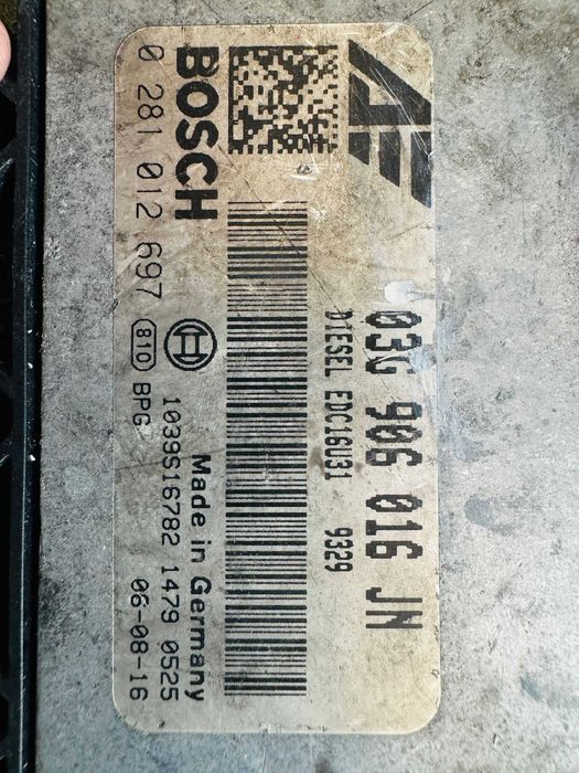 Calculator motor VW Transporter T5  1.9 TDI 0281012697 03G906016JN