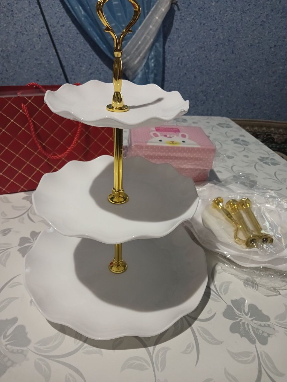 Konfetnitsa Materiali plastmassa