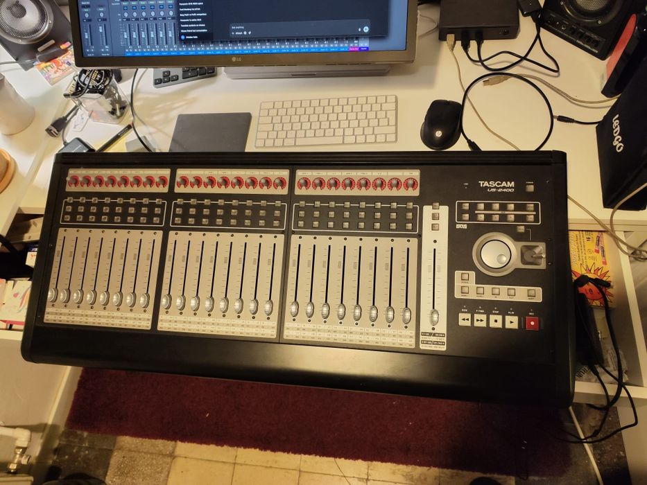 Tascam us2400 DAW Controller