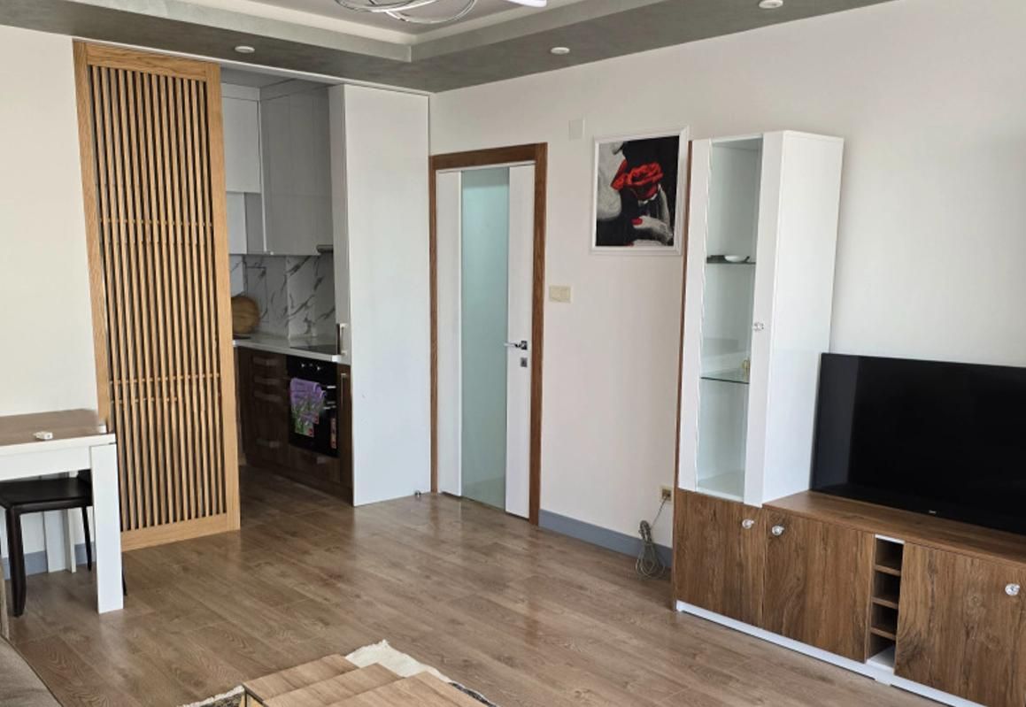Дава се под наем Двустаен апартамент в София, Дружба 2 - 65 кв.м за 780 € - Снимка #2