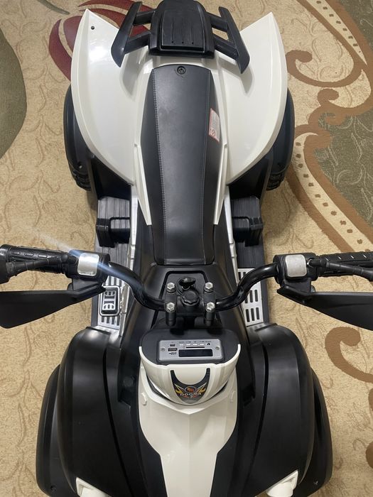 Квадроцикл для юных гонщиков — в отличном состоянии