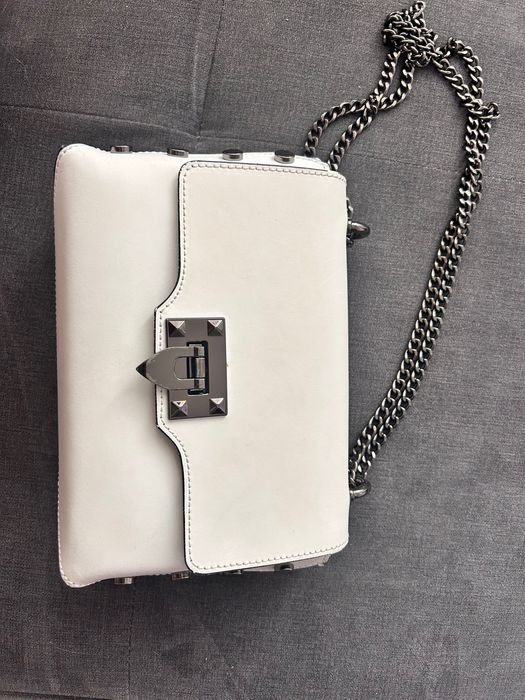 Бяла чанта от естествена кожа