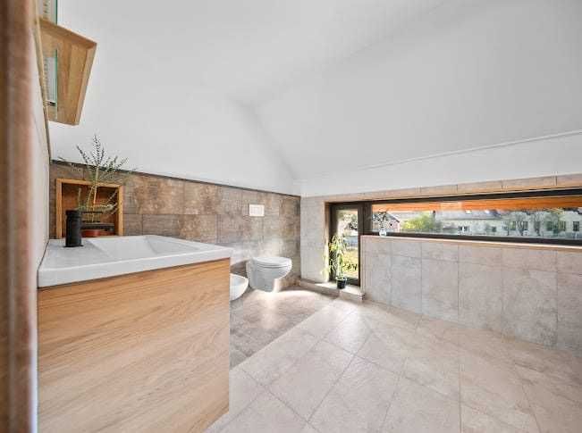 Vilă spațioasă și luminoasă, situată în Corunca