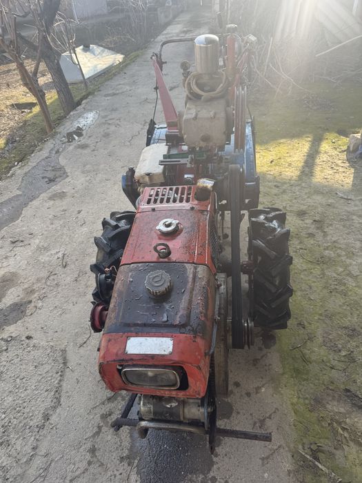 Meni koreski traktor