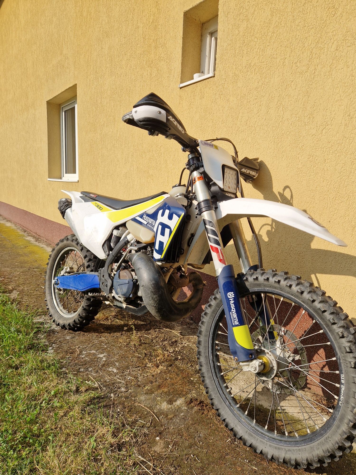 Vând Husqvarna 300te 2018