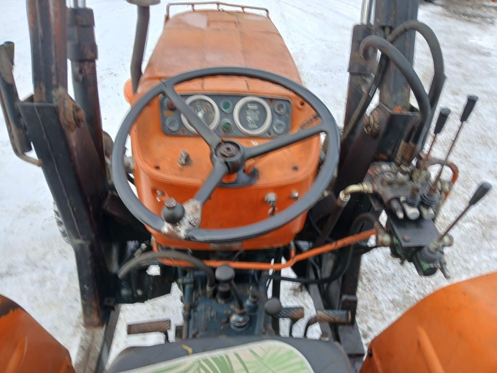 Tractor fiat 550 cu incarcator frontal