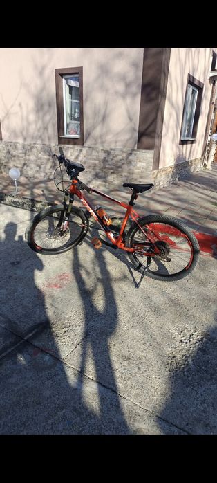 Bicicleta Giant și cube