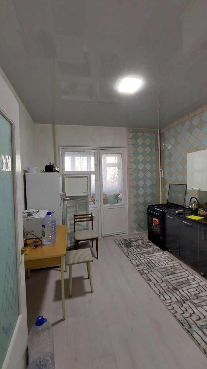 3/3/9. Сергели 8А! Квартира 77 м², не торец.
