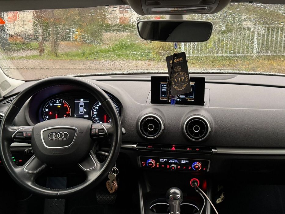 Audi A3 Limuzină 1.6 TDI Automatik