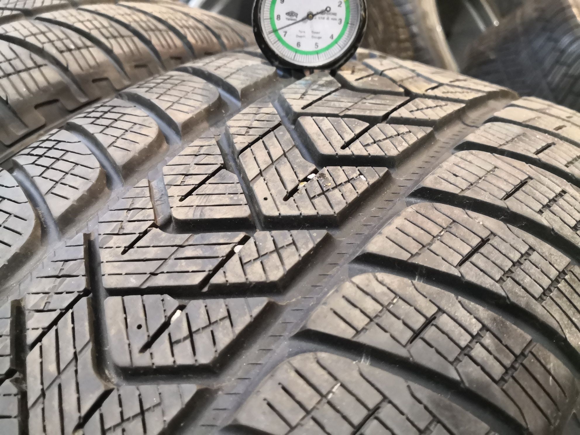 255 50 19 цола гуми Pirelli