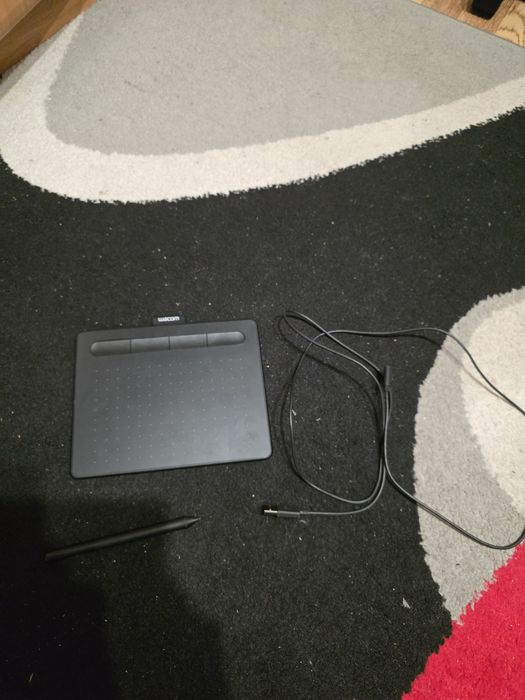 Продаю Графический планшет Wacom Intuos Small CTL-4100K-N черный