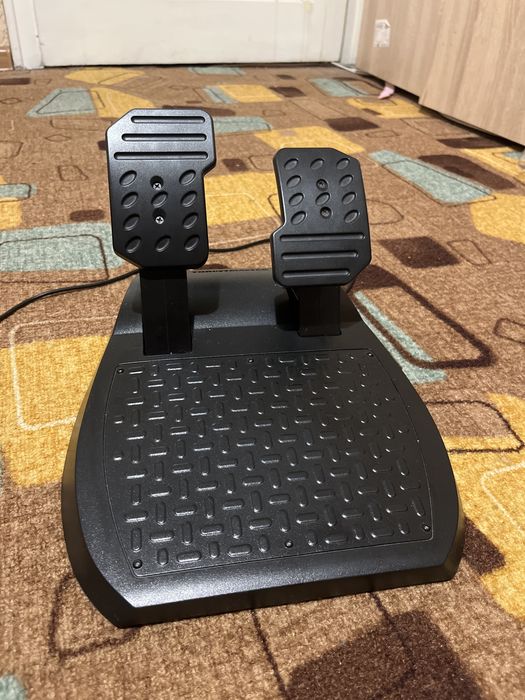 Волан за компютър и xbox thrustmaster tmx