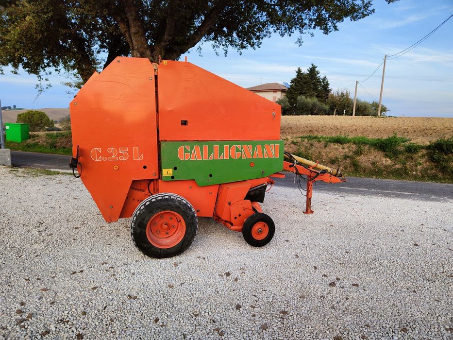 Presa balotiera gallignani C-25 L pe lant cu pikup 2m