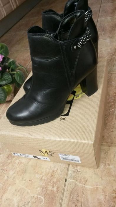 Botine din piele elegante  nr.37.calitate Italiana.