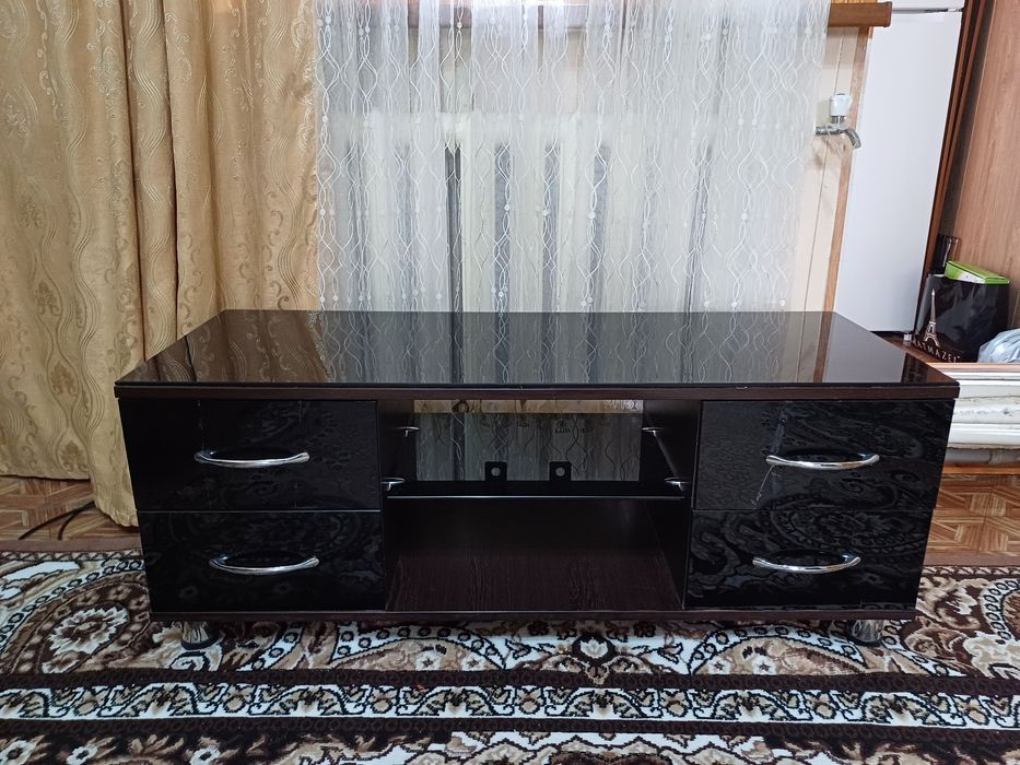 Televizor uchun patistavka