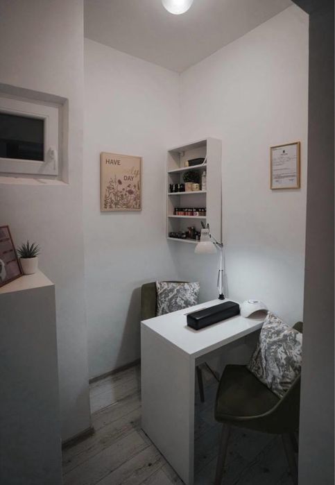 Inchiriez scaun de coafor , frizerie si make-up artista