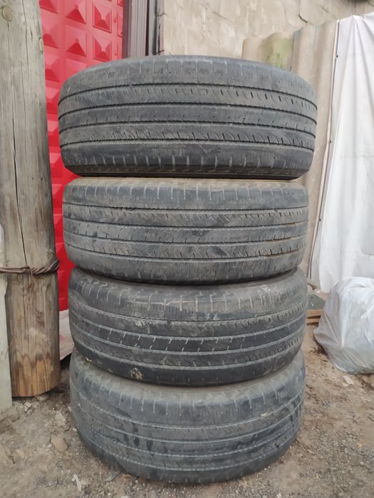 Продам комплект шин 265/60 r18 yokohama срочно
