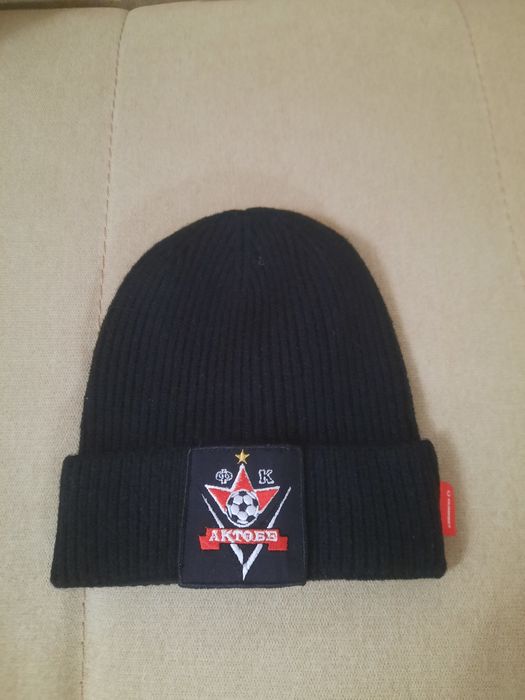 Продам шапку фк Актобе