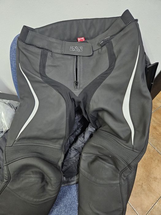 Costum moto nou din piele IXS 54 L