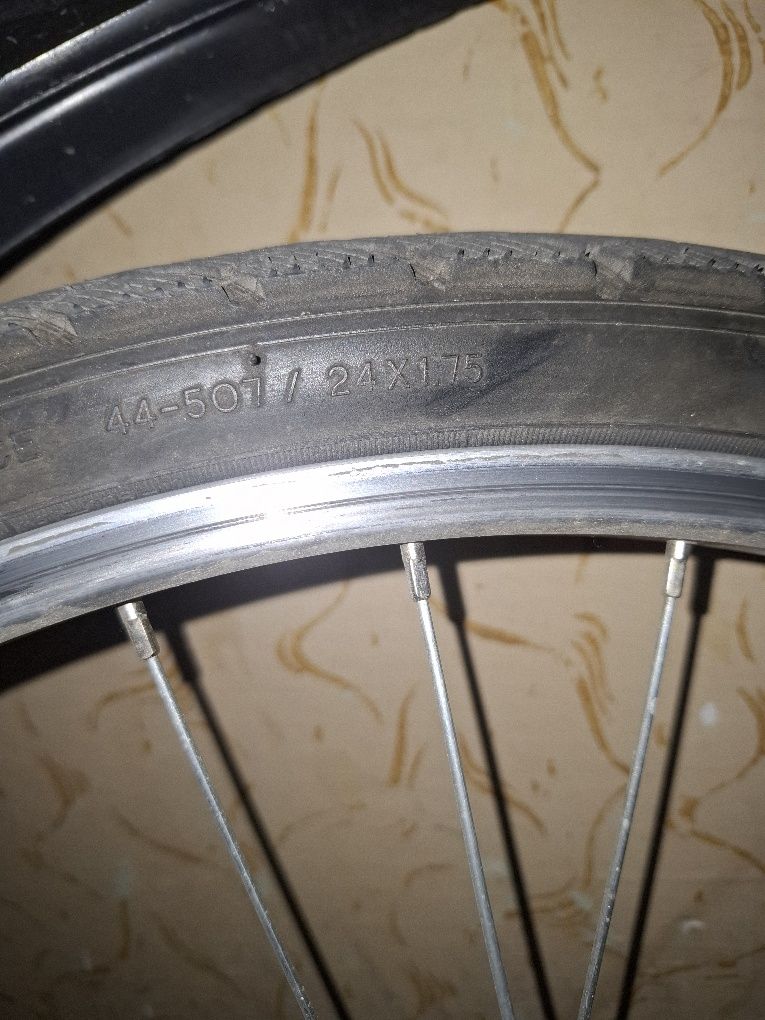 Vând bicicleta 24''