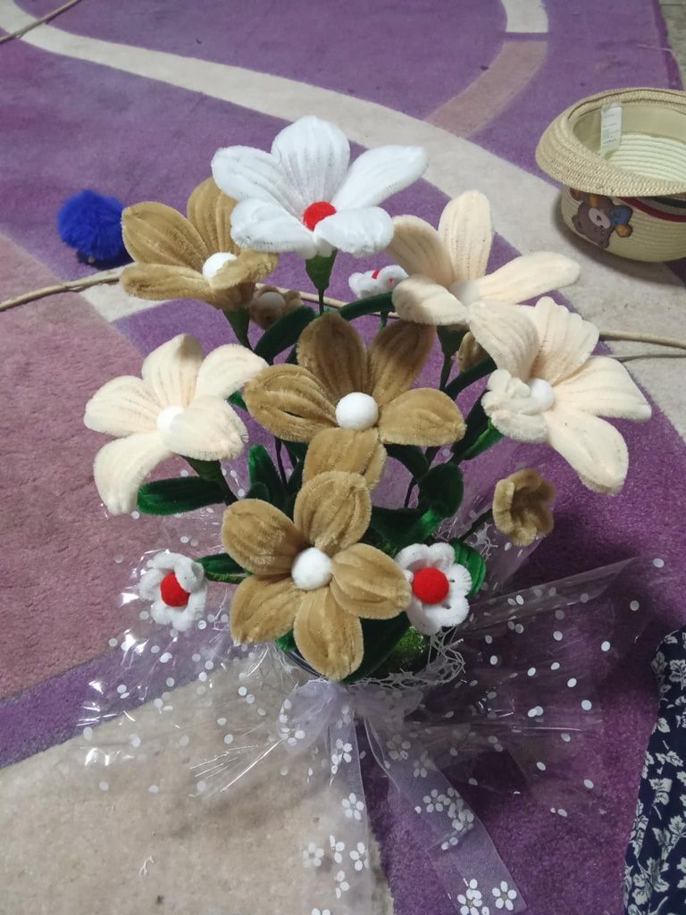 Artă înflorită manual – Aranjament floral unicat