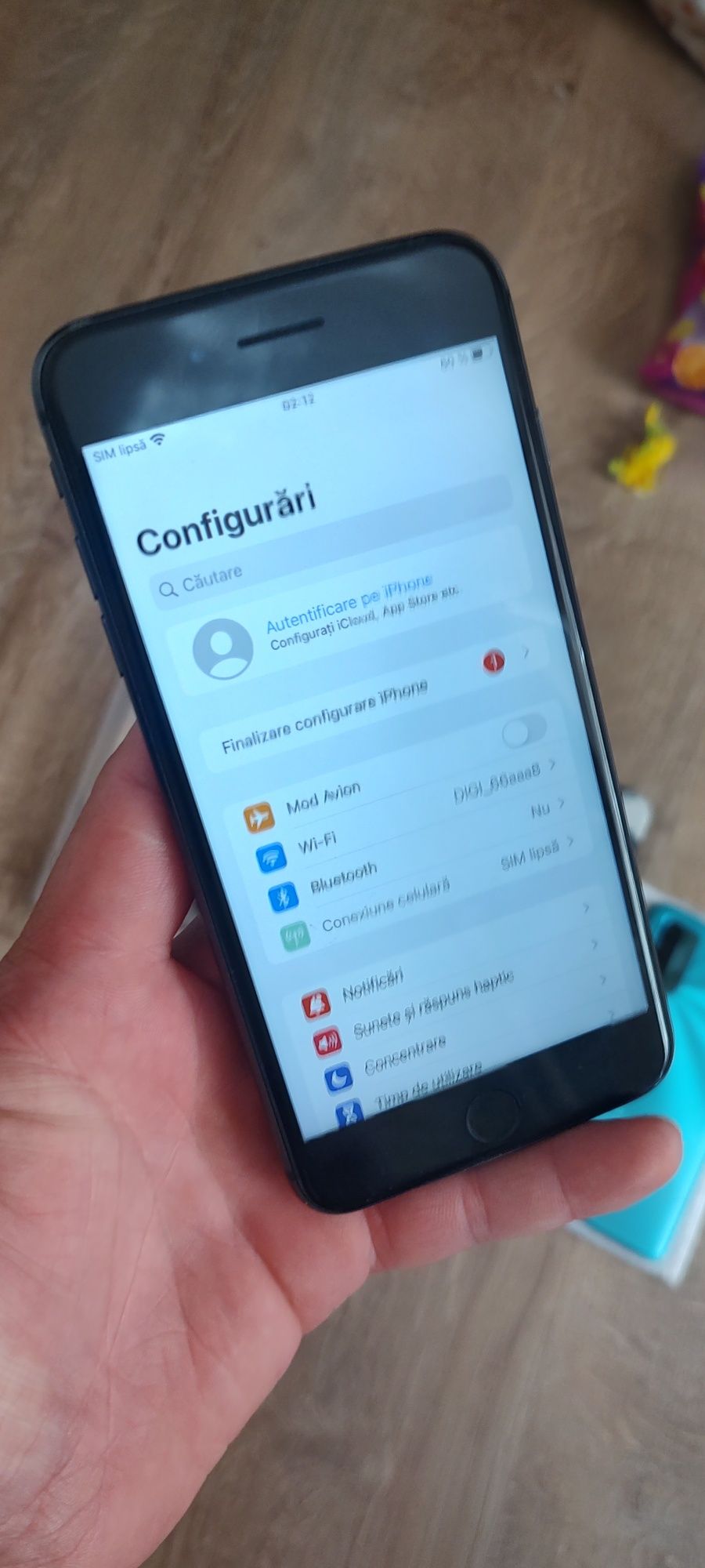 Vând iPhone 8 plus , utilizat CITIȚI ANUNȚUL