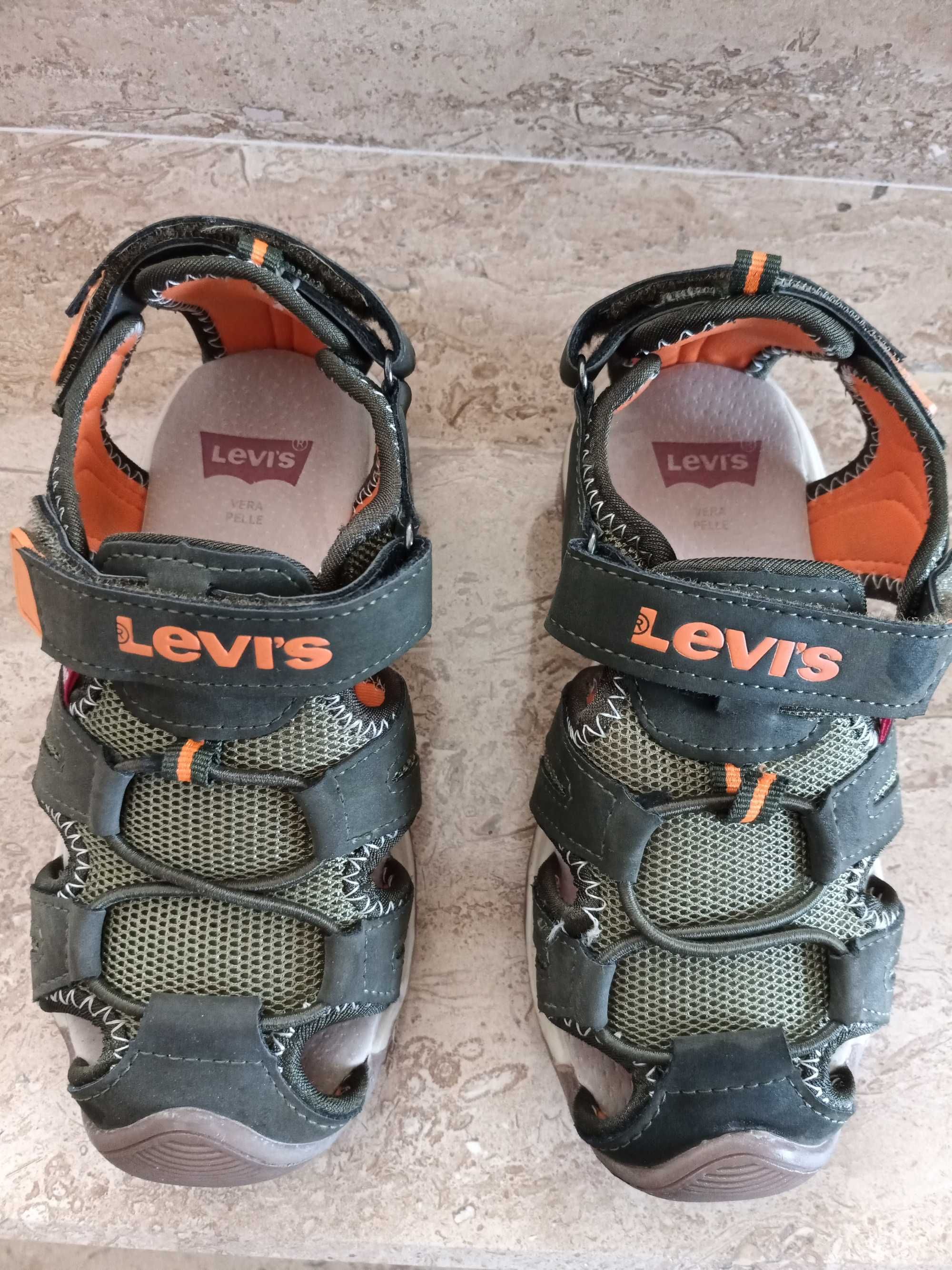 Детски сандали Levi's