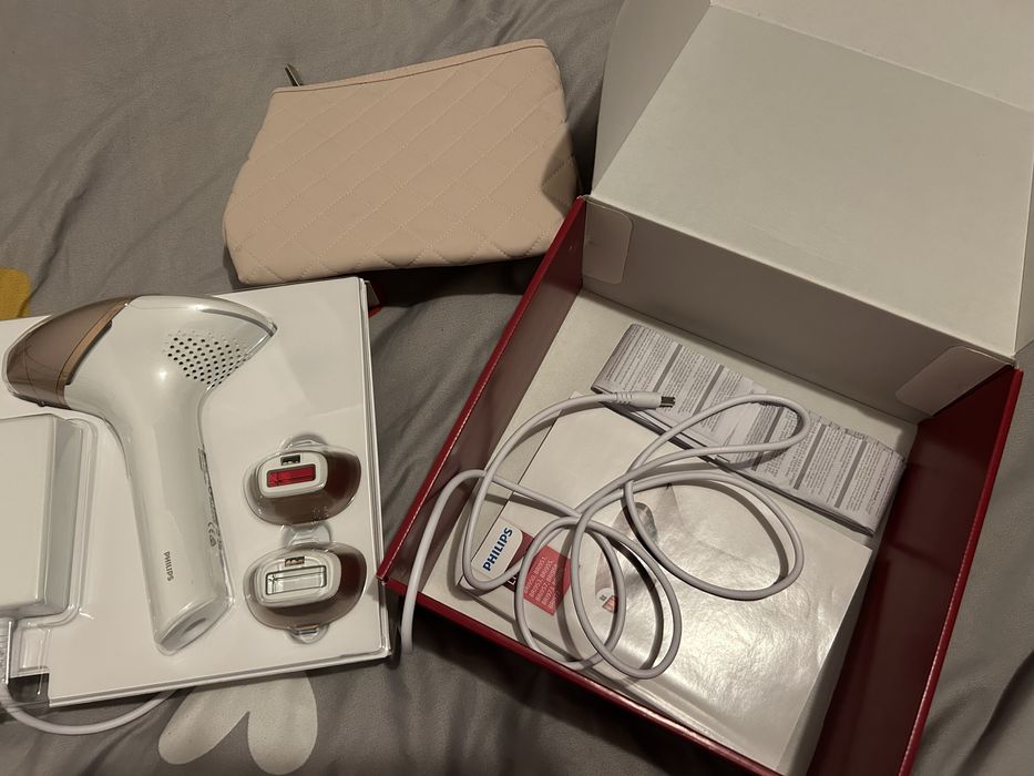 Epilator IPL Philips Lumea Seria 9900 BRI973/00