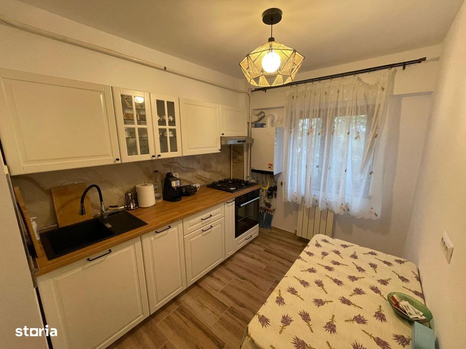 Inchiriere Apartament Ultra-Central Semi-Lux 2 camere + garaj