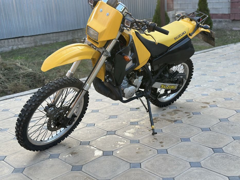 Продам  японца SUZUKI  мотор 200 куб воздушка