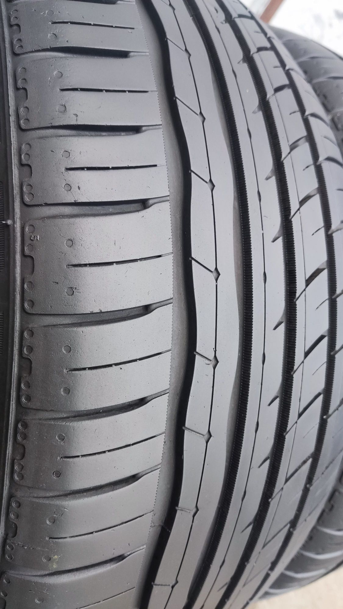 2бр. летни гуми 215/50/17 RoadX, дот23
dot23
7+mm
Добро състояние на г