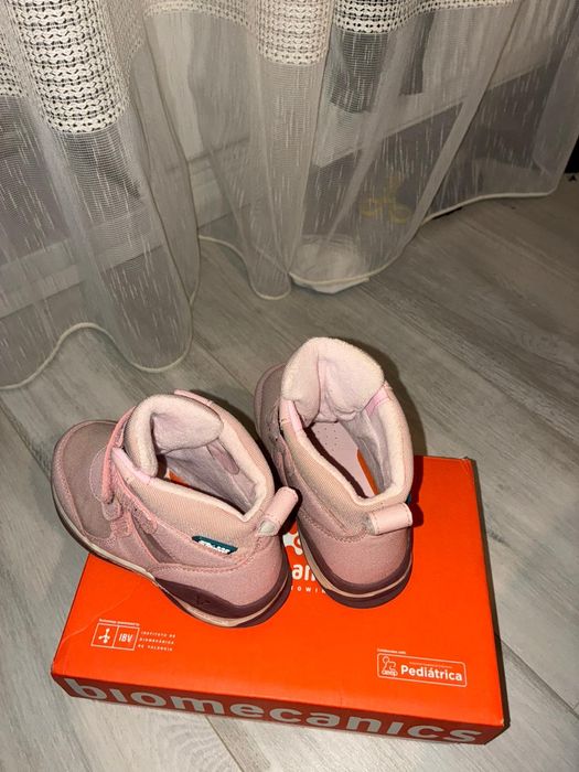 Vand 2 perechi ghete impermeabile fete biomecanis