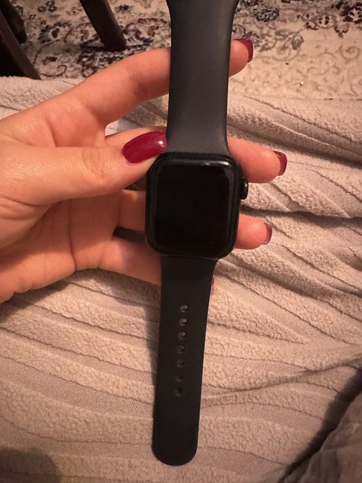 Apple watch SE (gps, 2го поколения)