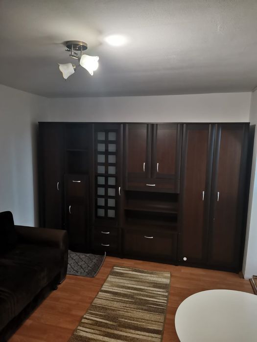 Garsoniera de închiriat