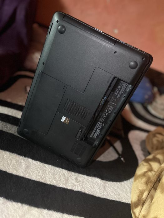 Leptopuri doar pentru piese