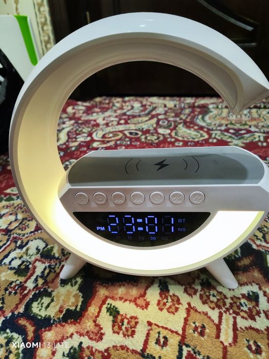 ночник ва колонка сотилади