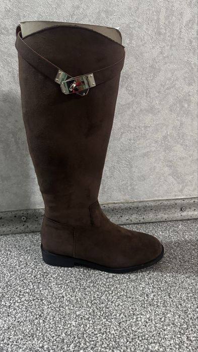 Продам сапоги  новые