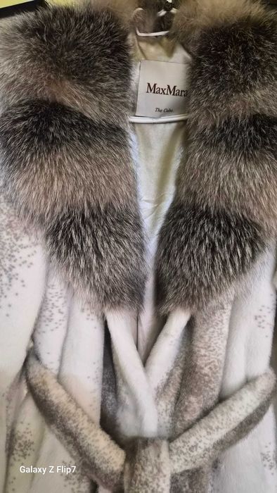 Haina blana alpaca si vulpe