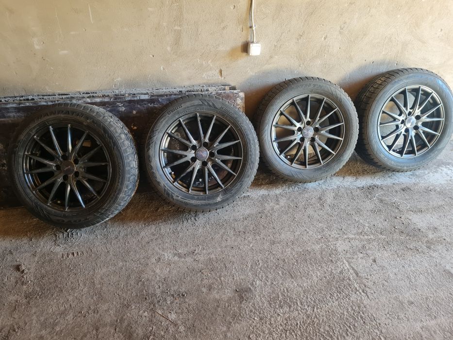 Автошины от Велфайр  на зимнем резине в хорошем состоянии