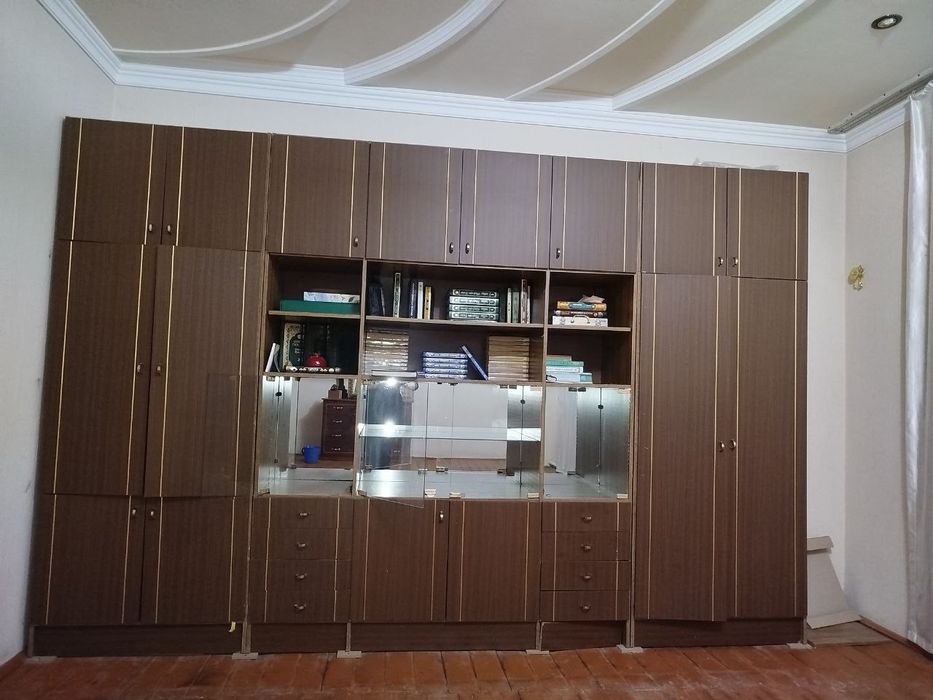 Мебил сотилади стенка