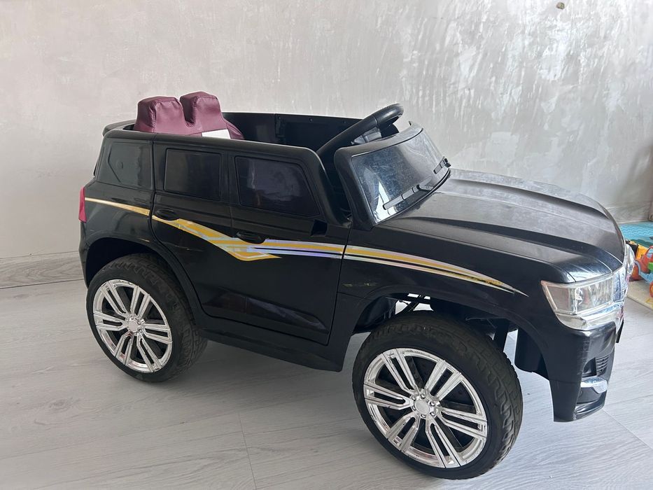 Продам машину на пульте