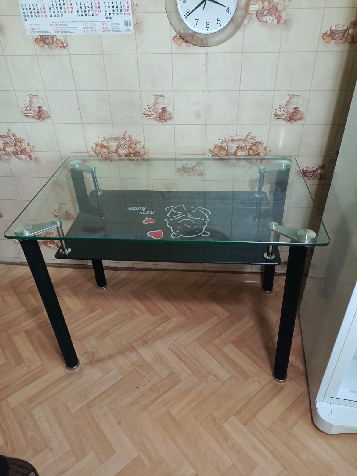 Продам кухоный стол и гладильную доску