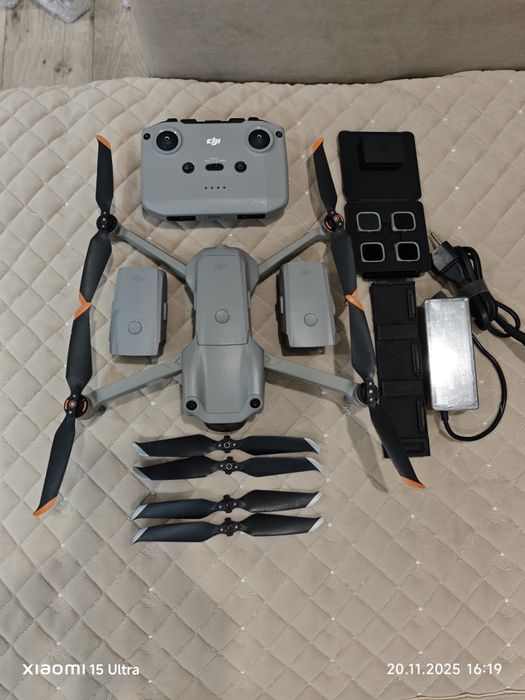 Дрон DJI Air 2S Fly More Combo серый