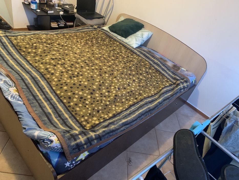 Vind pat mare in Bistrita latime 164 lungime 2 metri cu 2 saltele u