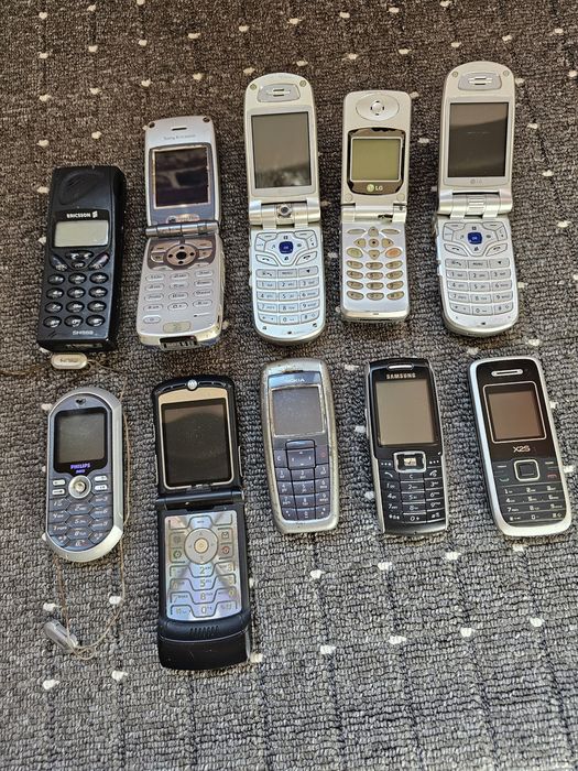 Lot 10 Telefoane Mobile Vintage/Retro (Nokia, Ericsson, LG, Samsung) –